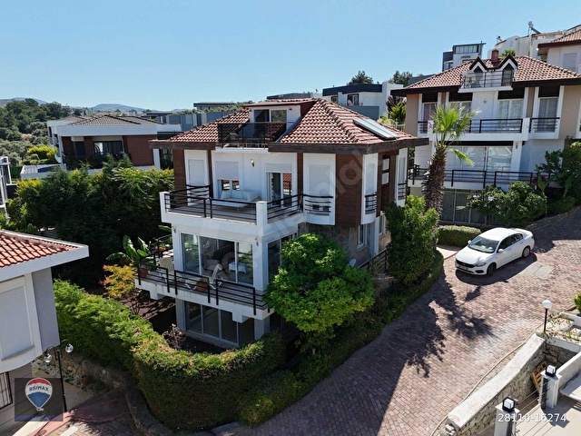 KUSADASİ’NDA DENİZ MANZARALİ MÜSTAKİL VİLLA - Görsel 8
