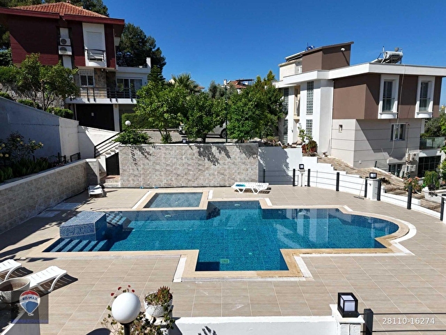 KUSADASİ’NDA DENİZ MANZARALİ MÜSTAKİL VİLLA - Görsel 5