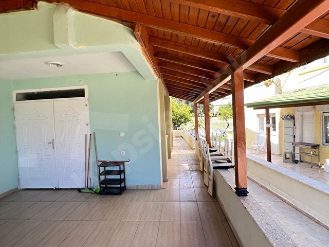 Mavi deniz sitesinde yıllık kiralık denize sıfır villa - Görsel 4