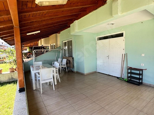 Mavi deniz sitesinde yıllık kiralık denize sıfır villa - Görsel 2