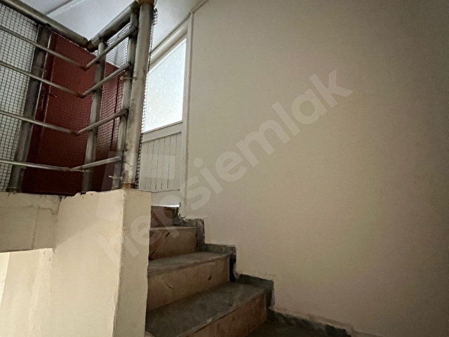 Mavi deniz sitesinde yıllık kiralık denize sıfır villa - Görsel 19