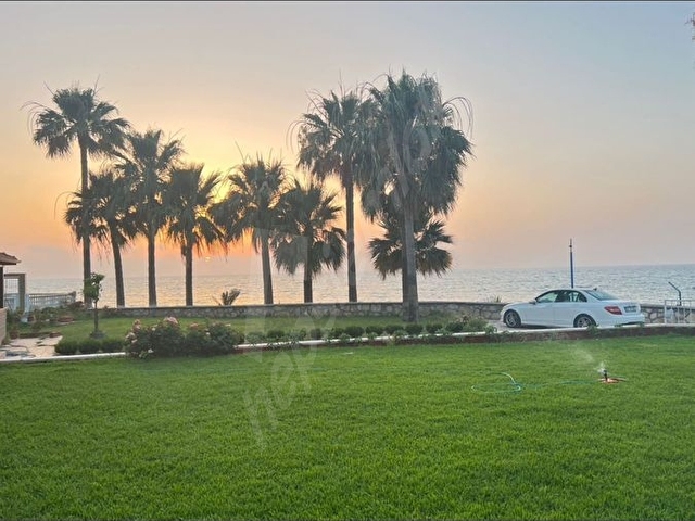 Mavi deniz sitesinde yıllık kiralık denize sıfır villa - Görsel 21