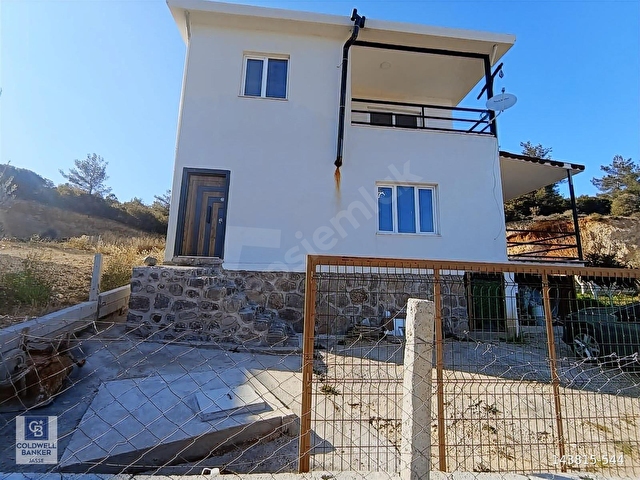 BUCA KARACAAĞAÇTA YÜKSEK TAVANLI FERAH VİLLA TAKASA AÇIK