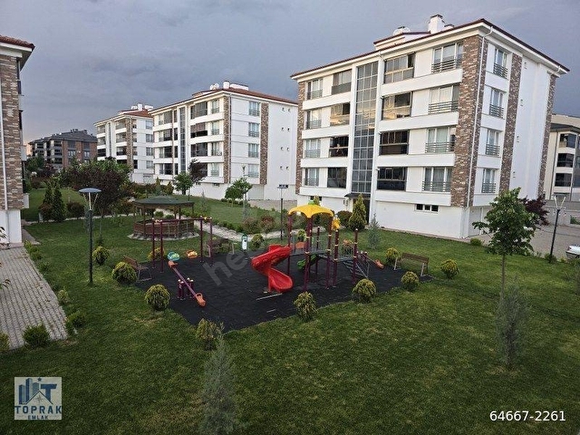 TOPRAK EMLAKTAN A.SÖĞÜTÖNÜ MH.100YIL BULVARI SİTEİÇİ SATILIK 3+1 - Görsel 22