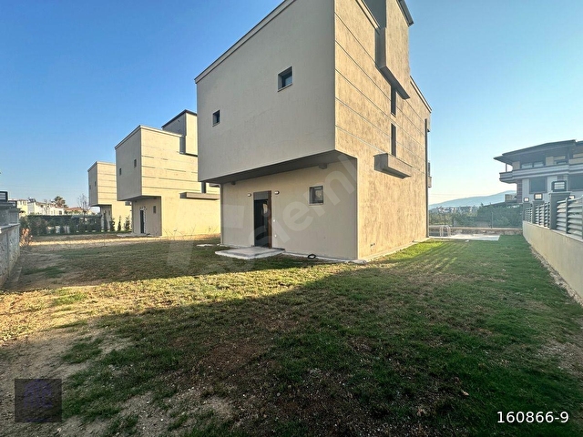 Seferihisarda Müstakil Bir Yaşam Başladı / Havuzlu Müstakil 3+1 Villa /300m2 arsa içinde - Görsel 8