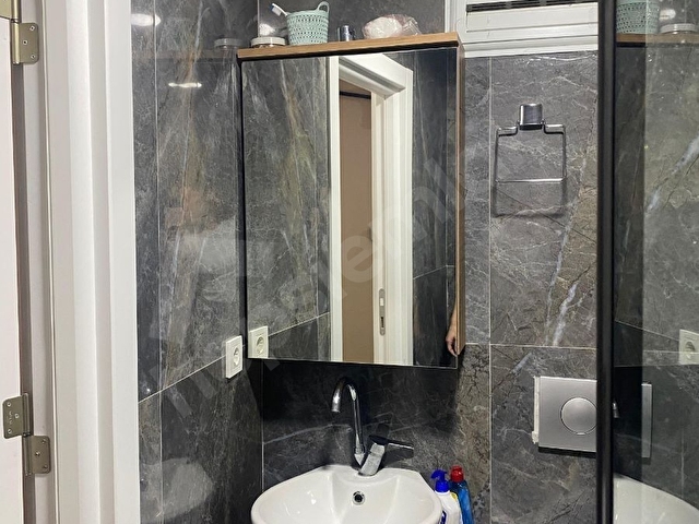 KEMERBURGAZ MERKEZDE 1+1 BALKONLU KAPALI MUTFAKLI 40 M2 NET - Görsel 21