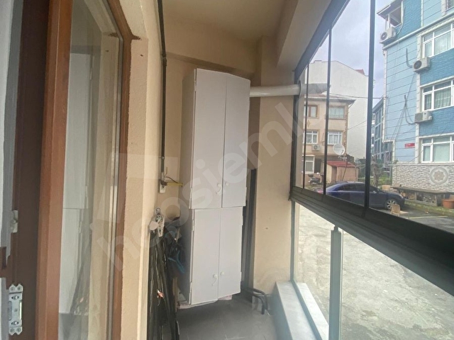KEMERBURGAZ MERKEZDE 1+1 BALKONLU KAPALI MUTFAKLI 40 M2 NET - Görsel 6