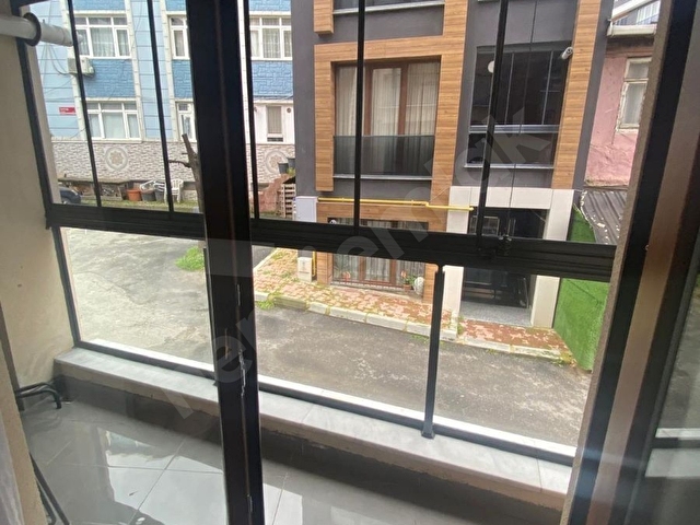 KEMERBURGAZ MERKEZDE 1+1 BALKONLU KAPALI MUTFAKLI 40 M2 NET - Görsel 4