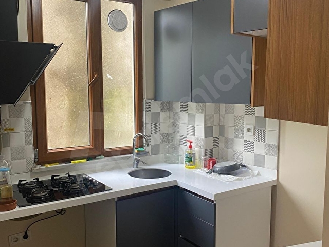 KEMERBURGAZ MERKEZDE 1+1 BALKONLU KAPALI MUTFAKLI 40 M2 NET - Görsel 24
