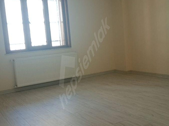 ARNAVUTKÖY MERKEZİ KONUMDA 2+1 KULLANŞLI ASANSÖRLÜ ARA KAT DAİRE - Görsel 2