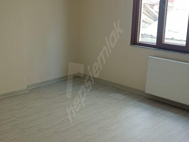 ARNAVUTKÖY MERKEZİ KONUMDA 2+1 KULLANŞLI ASANSÖRLÜ ARA KAT DAİRE - Görsel 3