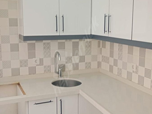 ARNAVUTKÖY MERKEZİ KONUMDA 2+1 KULLANŞLI ASANSÖRLÜ ARA KAT DAİRE - Görsel 5