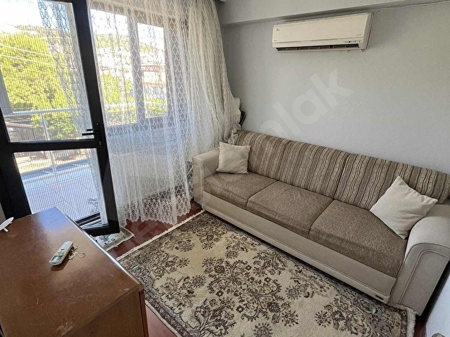 Denize Yürüme Mesafesinde Tadilatlı Tripleks Villa - Görsel 10