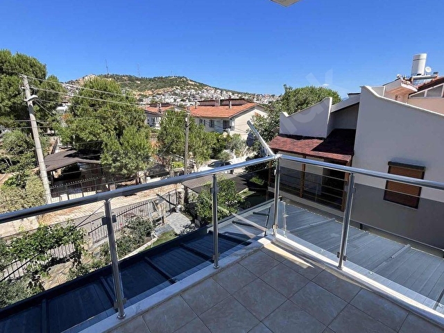 Denize Yürüme Mesafesinde Tadilatlı Tripleks Villa - Görsel 8