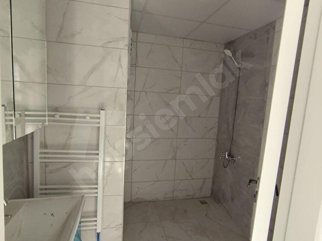 YATILI BÖLGE ..MEDİNE CAMİİ  YAKINI 3+1 SIFIR DAİRE  ARA KAT SATILIK MANZARALI. - Görsel 5
