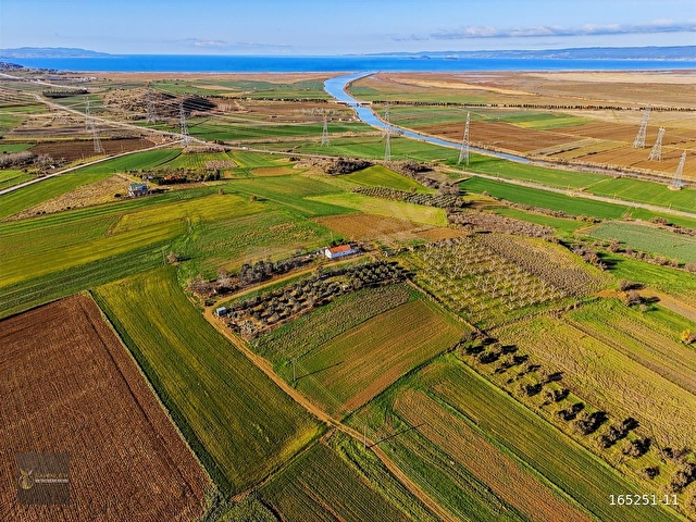 ŞAHİNLER EMLAKTAN SATILIK 970 M2 İMARLI ARSA