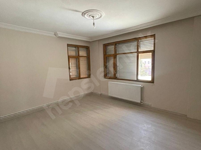 ANTALYA ELMALI İLÇESİNDE ÇARŞI MERKEZDE 2+1 DOĞALGAZLI KİRALIK DAİRE - Görsel 4