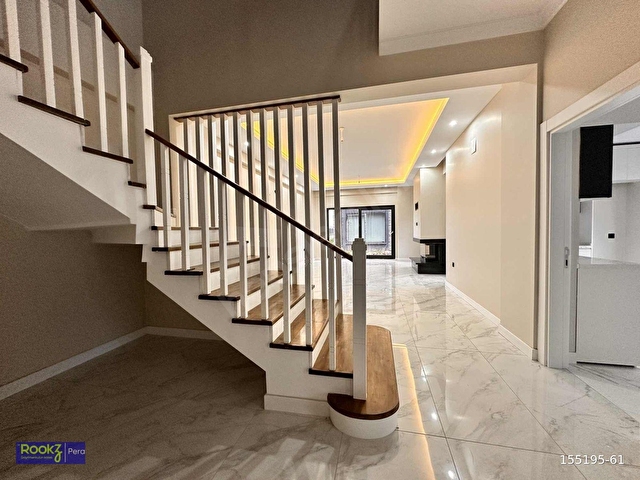 Serdivanda Güvenlikli Site İçi 4+1 Tam Müstakil Lüks Villa - Görsel 4
