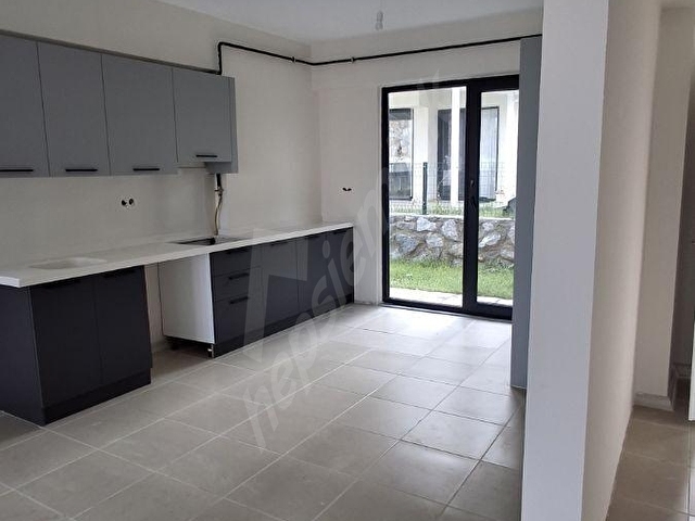 Keremköy Eski adalılar sitesinde doğalgazlı 3+1 müstakil Villa - Görsel 8