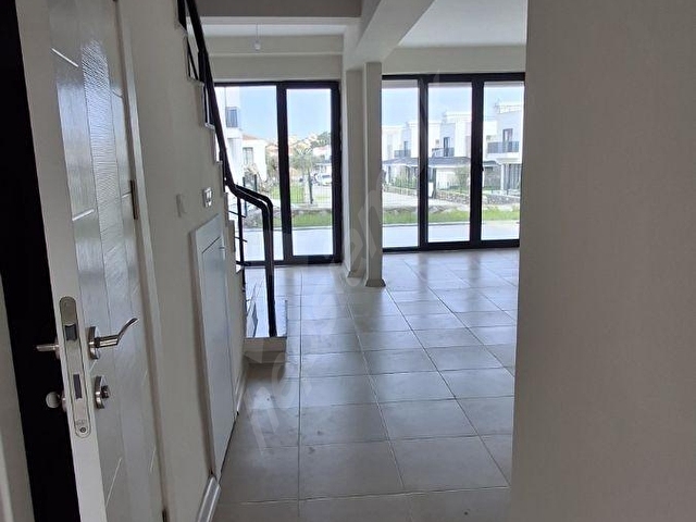 Keremköy Eski adalılar sitesinde doğalgazlı 3+1 müstakil Villa - Görsel 16