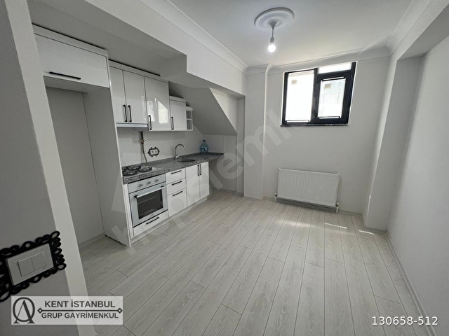 İcadiye Mah.3 Yıllık Binada Asansörlü 2+1 75 m² Bahçe Dubleksi - Görsel 5