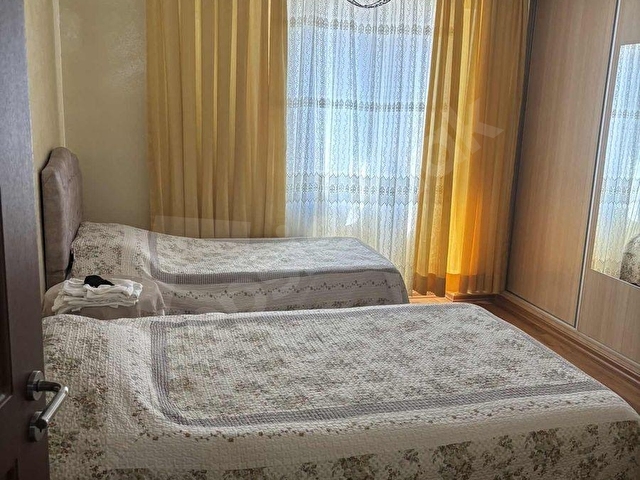 Kenan Evrende sessiz ve nezih bir apartmanda büyük daire - Görsel 8