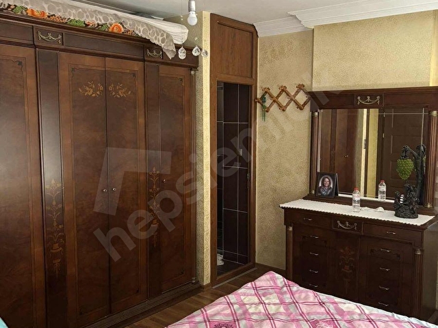 Kenan Evrende sessiz ve nezih bir apartmanda büyük daire - Görsel 5