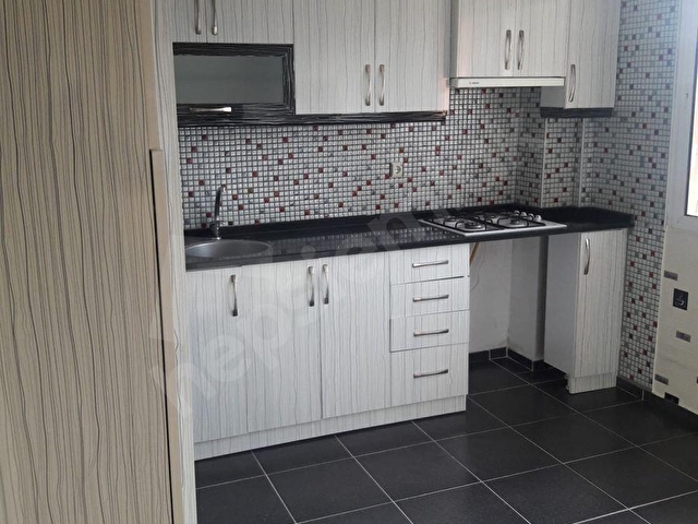 BAYRAKLI ADALET MAHALLESİNDE 3 KATLI BİNA 3. KAT 2+1 KİRALIK DAİRE - Görsel 2