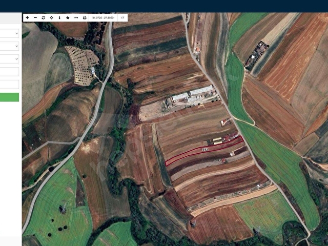 TEKİRDAĞ ÇORLU ŞAHPAZ MAHALLESİ 4.500 m² YOLA CEPHE TARLA ! - Görsel 6