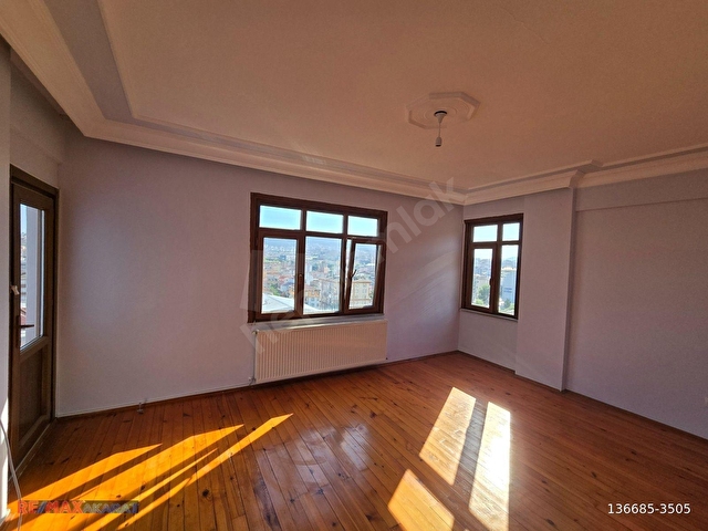 SULTANBEYLİ DE 3+1 140m2 GENİŞ MANZARALI TAŞINMAYA HAZIR - Görsel 22