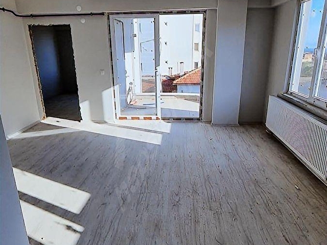 TOPAĞAÇTA DENİZ MANZARALI LÜKS 1+1- GENİŞ BALKONLU KÖŞE DAİRE - Görsel 15