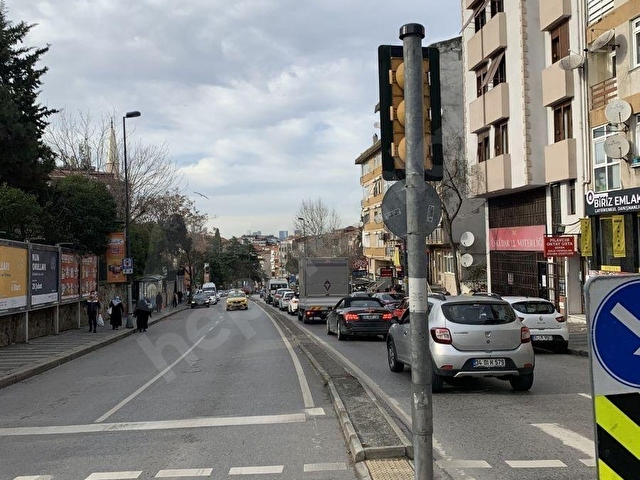 CUMHURİYET CADDESİ ÜZERİNDE ÇİFT CEPHELİ 2+1  3. KAT SATILIK DAİRE