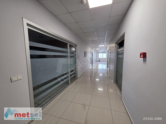 metsel PRESTİJLİ İŞMERKEZİN DE EŞYALI HAZIR MASRAFSIZ OFİS - Görsel 4