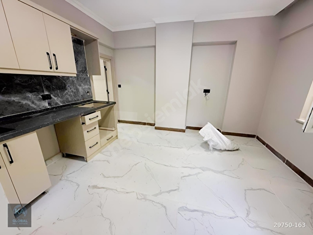 Konyaaltı Kiralık 1 + 1 boş daire içi yenilenmiş yerden ısıtmalı