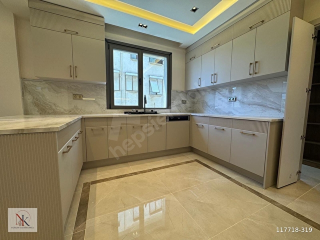 Göztepe Çiftehavuzlar Satılık Katta Tek 180m2 Net 4+1 48m2 Salon - Görsel 8