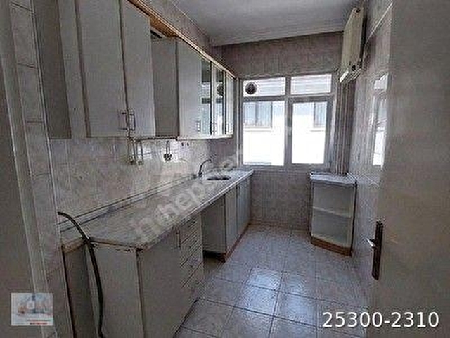 BAHÇELİEVLER MAH.4.CADDE ÜZER METRO VE HASTANELER YAKINI KATTA 3+1 TEMİZ SATILIK DAİRE ÖZGEDEN..!!! - Görsel 9