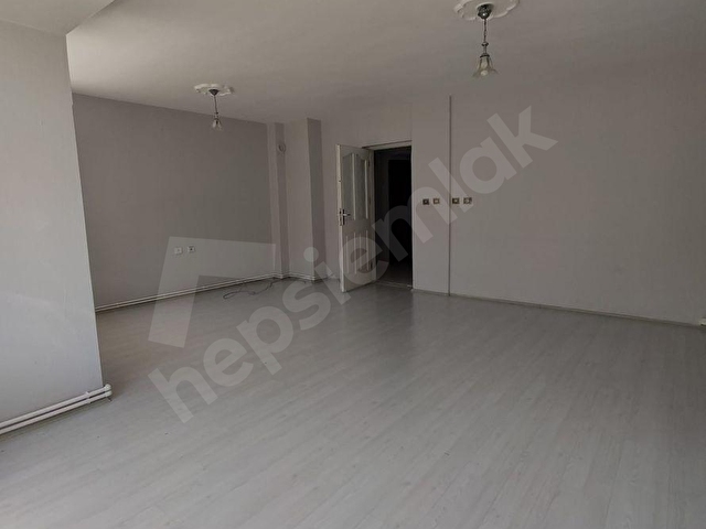 ATATÜRK CADDESİ ÜZERİNDE ARA KAT ÇİFT CEPHE ASANSÖRLÜ DAİRE - Görsel 3