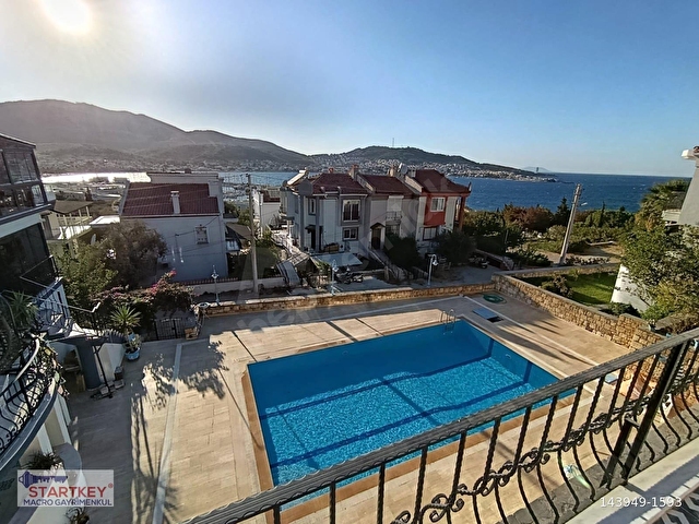 YENİ FOÇA MARİNA MANZARALI KOMPLE TADİLATLI 3+1 GENİŞ KULLANIŞLI