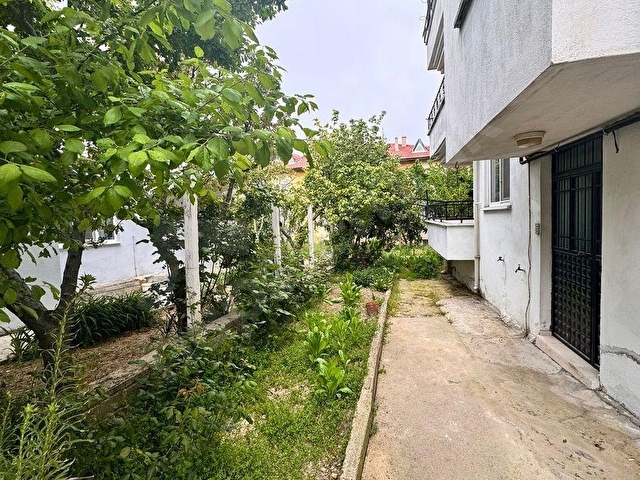 DAĞCI EMLAKTAN GÖLBAŞI MAH.KOMPLE SATILIK 3 KATLI BAHÇELİ BİNA - Görsel 3