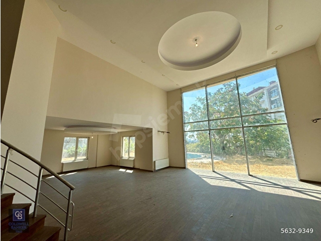 BAHÇEŞEHİR UPHİLLDE 1100 M2 HAVUZLU ÖZEL BAHÇELİ MALİKANE - Görsel 11