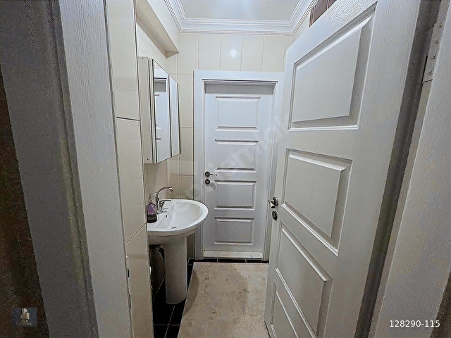 Erenler Merkezde Satılık 170 m2 3+1 | Garajlı & 30 m² Kilerli - Görsel 16