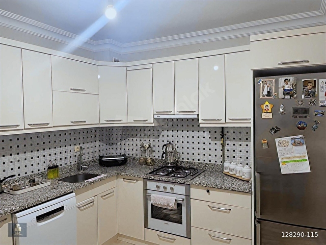 Erenler Merkezde Satılık 170 m2 3+1 | Garajlı & 30 m² Kilerli - Görsel 12
