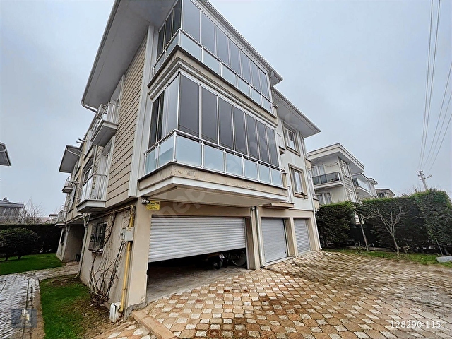 Erenler Merkezde Satılık 170 m2 3+1 | Garajlı & 30 m² Kilerli