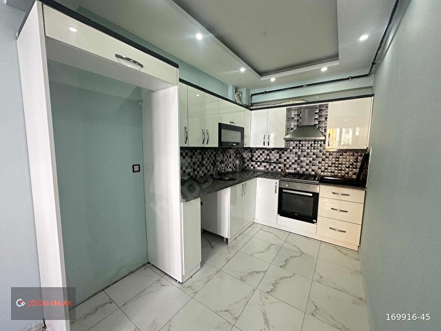 ÇÖZÜM EMLAKTAN MURADİYE İSTASYON BÖLGESİNDE 3+1 SATILIK DAİRE - Görsel 3