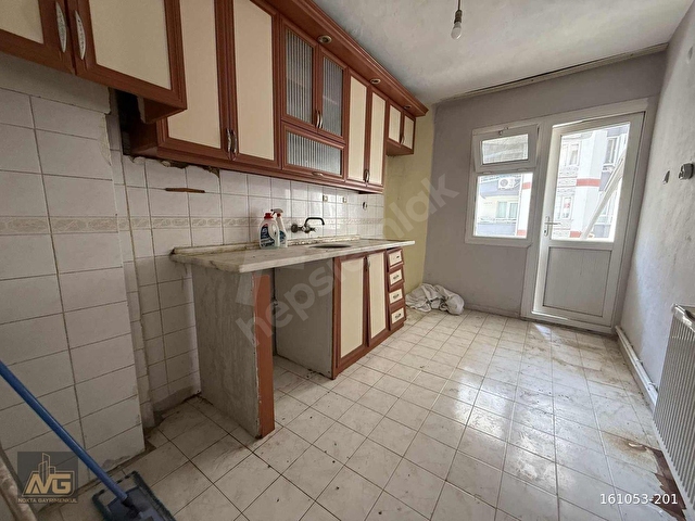NOKTADAN BARIŞ YAPI SİTESİNDE SATILIK DOĞALGAZLI ARA KAT DAİRE - Görsel 2