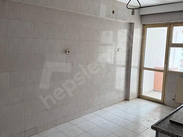 EMSALSİZ LOKASYON METRO YAKINI 4+1 190 M2 SATILIK DAİRE - Görsel 8