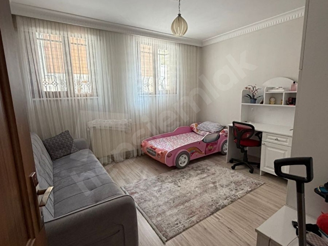 EYÜPSULTAN İSLAMBEYDE CUMA PAZARI YANI SATILIK 3+1 147 M2 DAİRE - Görsel 4