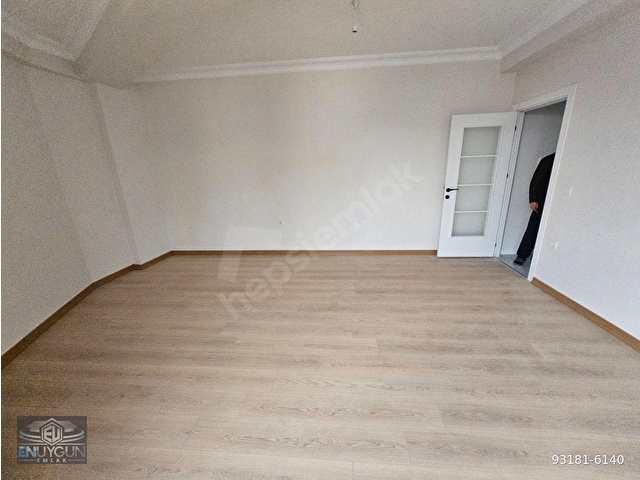 En Uygun Emlaktan Emaar Avmye Komşu Sıfır Bina Ara Kat 2+1