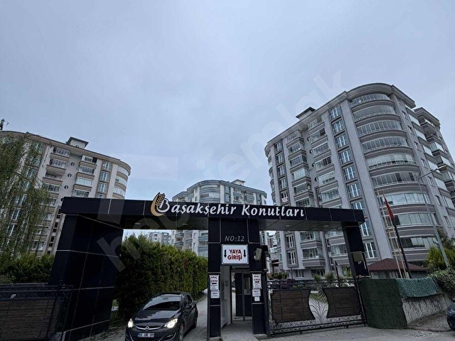 DURUŞEHİRDE HAVUZLU SİTE İÇİNDE GENİŞ KİLERLİ 2+1 SATILIK DAİRE - Görsel 2