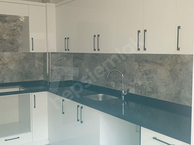 BAHÇELİEVLER MAHALLESİNDE İÇİ KOMPLE YENİLENEN SATILIK 2+1 DAİRE - Görsel 9